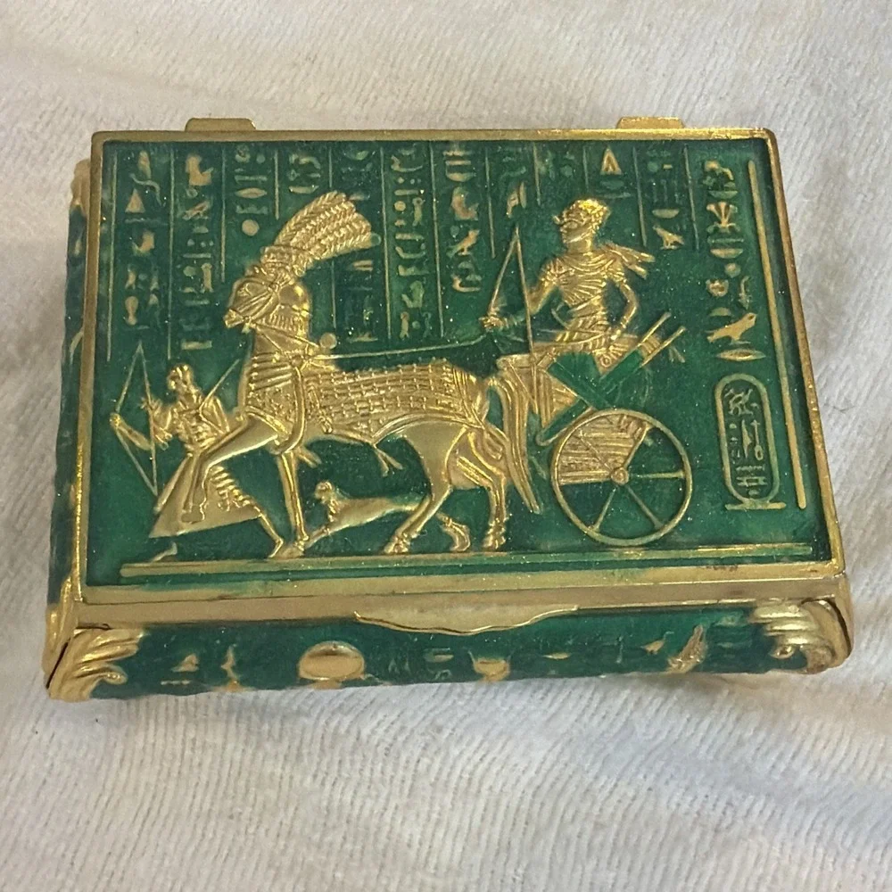 Vtg Egyptian Pharoah Chariot Hieroglyphic Scene Footed Treasure Jewelry Box